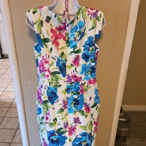 Adrianna Papell Blue Pink Floral Sheath Dress with Scoop Neck - Picture 2 of 3